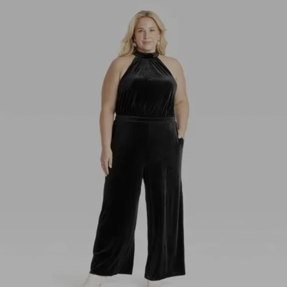 A New Day Black Velour Halter Wide-Leg Jumpsuit Women’s XL New with Tags